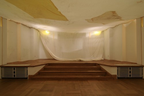 Sheets as, as, what? Stains, covering, clouds... Kate Newby's "Maybe I won't go to sleep at all." 2013, installation view: La Loge, Brussels, all images courtesy of the artist and Hopkinson Mossman, Auckland.